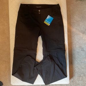Black Columbia trail convertible stretch pants. Never worn & has tags attached